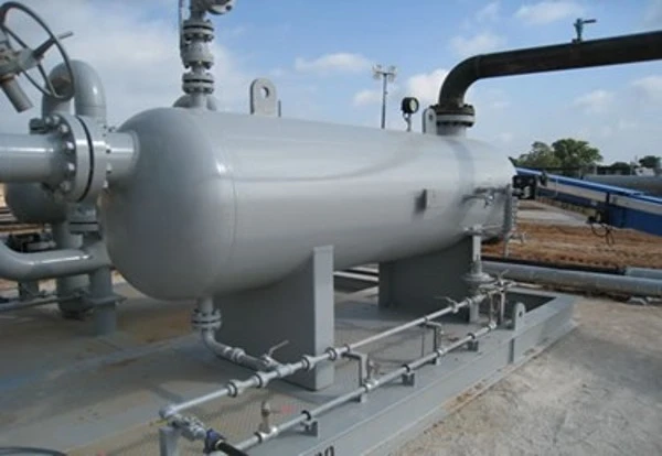a picture of a grey Horizontal Separator in service