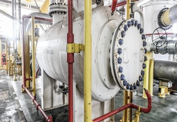 A picture of a horizontal-three-phase-separator